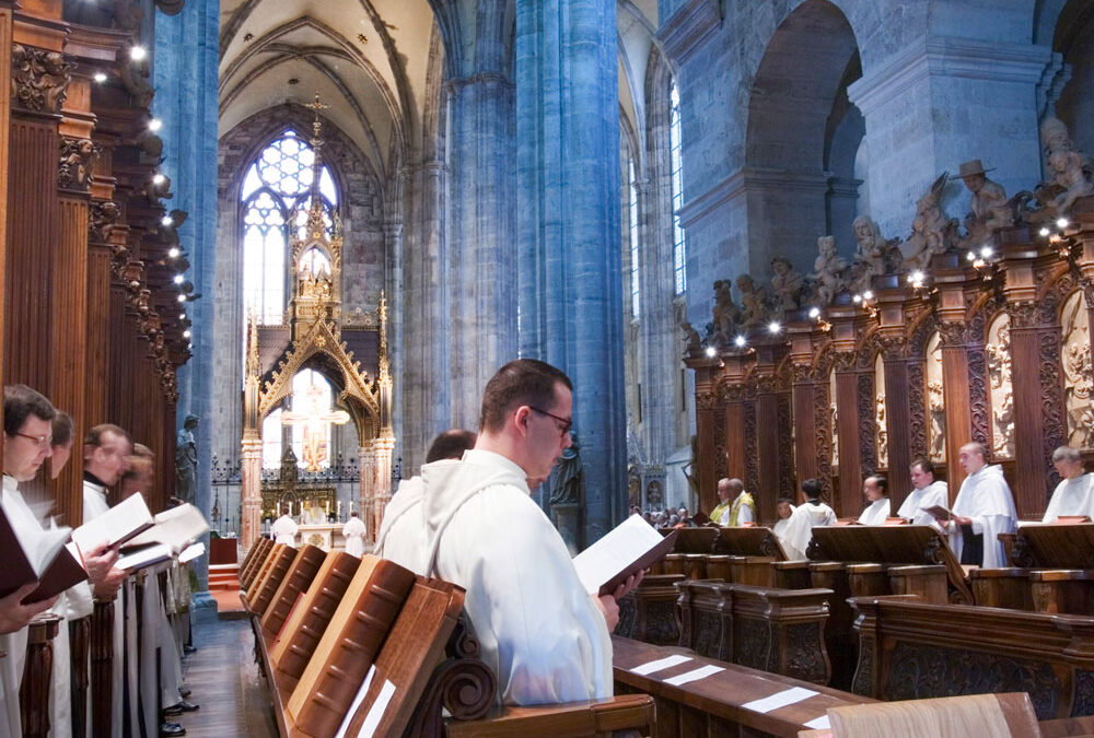 Djelatno udioništvo i sabranost u liturgiji: prema teologiji uronjenosti u slavljeno otajstvo